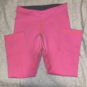 Lululemon, Size 6, and Pink capri leggings